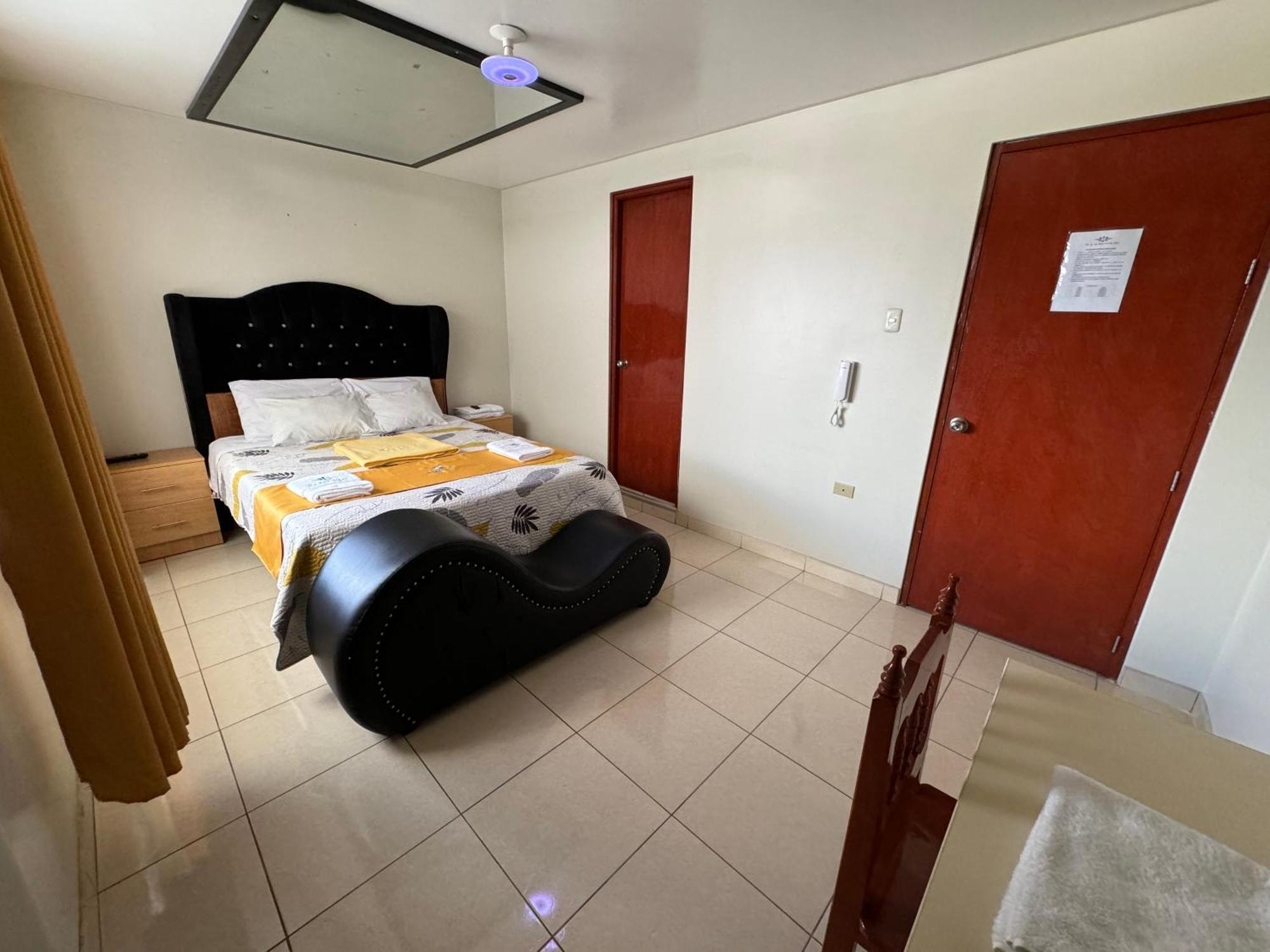 Illari Wari - Hotel Sauna Ayacucho Bagian luar foto